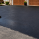 Best Time to Sealcoat a Driveway: Month, Temperature & Weather Guide
